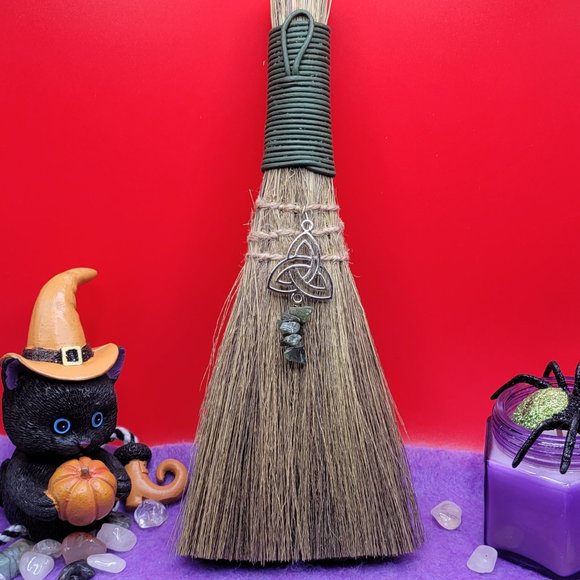 Witch Green Aventurine Triquetra Charm Broom - Picture 6 of 8
